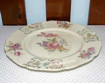 Kuchenteller mit Blumenmuster