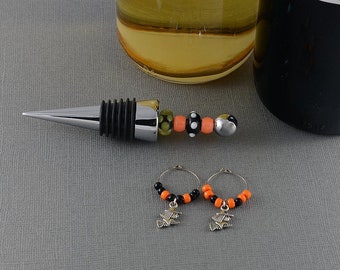 Halloween Wine Stopper Set : Beaded Wine Bottle Stopper and Charms; Halloween Decor, Halloween Party, Hostess Gift Idea