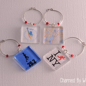 New York City Marathon Wine Charms - (Set van 4) : Runner Gifts, Running, custom map, NYC marathon, marathon geschenken