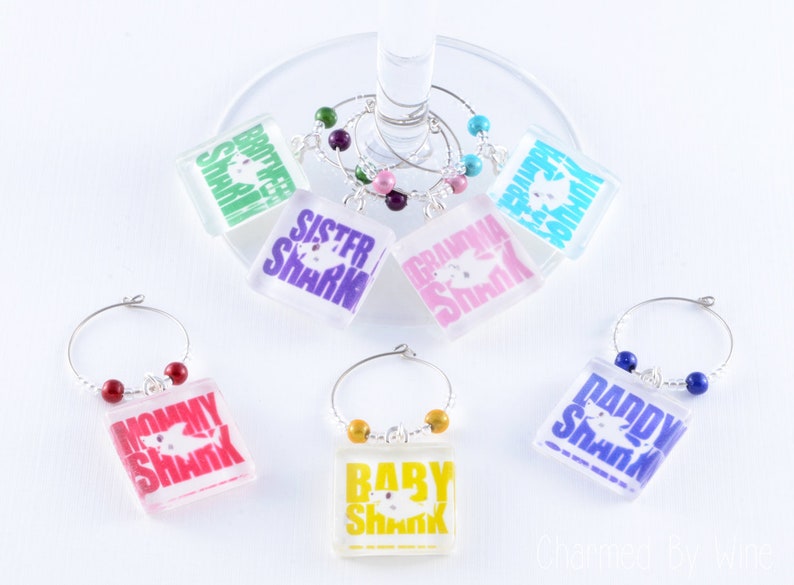 Shark Wine Charms: Choix de Bébé, Maman, Papa, Grand-père, Grand-mère, Sœur, Frère image 1