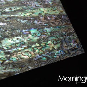 Foglio Adesivo Madreperla Naturale Foglio Impiallacciatura Adesivo Blue Paua - 9.4x5.5x0.006 Pollici, Madreperla Naturale, Flessibile Decoro Madreperla Per Progetti DIY