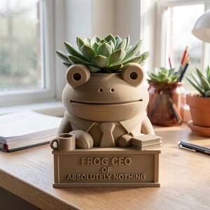 Frosch als Chef von nichts 3D gedruckter Pflanzer, wunderlicher Sukkulententopf für Schreibtisch Bild 2