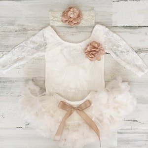 Weißer Spitzen-Body und Tutu-Rock Boho-Baby-Outfit Off-White-Baby-Body und Tutu Boho-Chic-Baby-Outfit Cake-Smash-Outfit 1. Geburtstag Bild 2