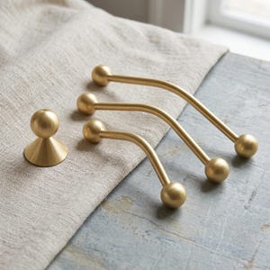 Brushed Brass Curved Cabinet Handles and Ball Knob Set, Modern Drawer Pulls, Kitchen Hardware, Dresser Wardrobe Pulls