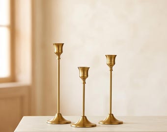 Juego de candelabros dorados, candelabros cónicos de latón, centro de mesa moderno, decoración minimalista para el hogar, decoración para bodas.