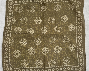 Vintage bruine batik bandana sjaal | Hoofdsjaal met bloemenprint aardetinten