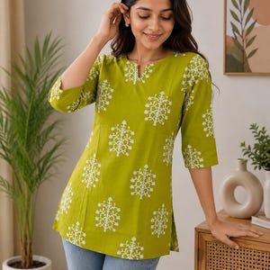 Lindgrünes Baumwoll-Block-Print Kurti Top - 3/4 Ärmel Tunika mit V-Ausschnitt