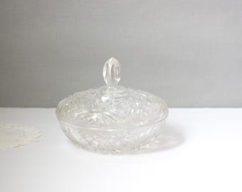 Vintage Star Pattern Glass Candy Dish with Lid – Clear Cut Trinket Bowl