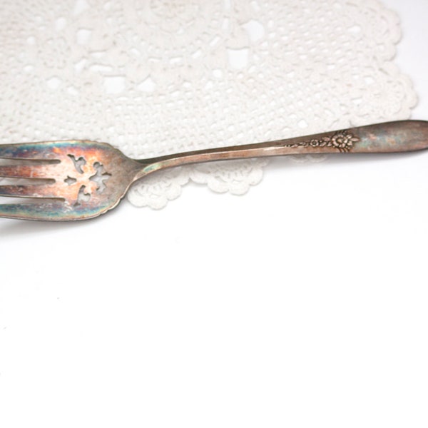 Oneida Community Cold Meat Fork Sterling Tudor Silver Plate Fantasy Pattern