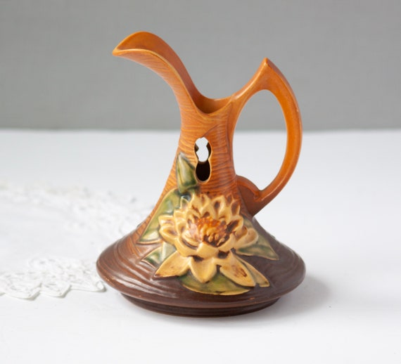 Roseville Art Pottery Water Lily Ewer #10-6 Pitcher Walnut Brown