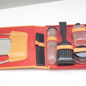 Vintage Mens Grooming or Travel Kit