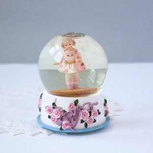 Madame Alexander Snow Globe Music Box Tune Arabesque - Snowglobe