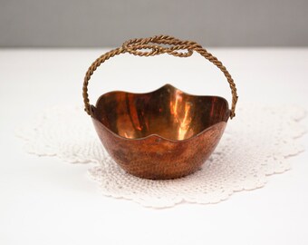 Small Metal Catchall Basket with Braided Handle - Trinket Dish