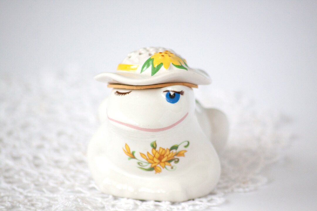 Avon Vintage 1980 Frog Potpourri Holder Winking Frog Pomander Etsy