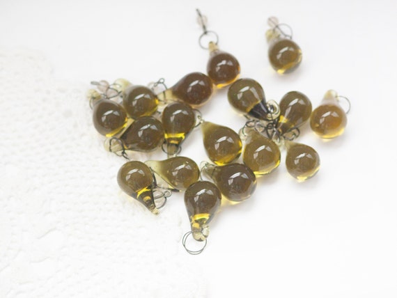 Vintage Blown Glass Teardrop Prisms - 1.5" Olive Green Art Glass Drops - Set of 17