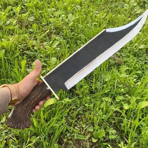 Handmade Carbon Steel Bowie Knife: Stag Horn Handle Fixed Blade Knife with Leather Sheath