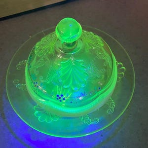 Flint Glass Vaseline Opalescent Uranium Footed Covered Butter Dish Shell Wreath