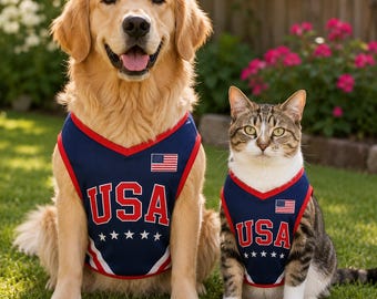 Camisa personalizada para animais de estimação com o tema dos EUA, camisa de futebol personalizada para cães, roupa para filhotes com nome e número, camisa patriótica de futebol americano para cães.