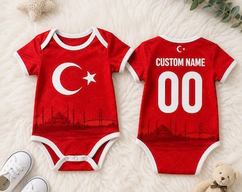 Türkei Baby Body, Name Baby Jersey, Türkische Flagge Onesie, Türkiye Baby Outfit, personalisiertes Baby Geschenk