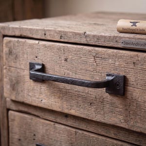 SteelAndIronIN Handgesmede smeedijzeren kastgreep – Rustieke vintage ladegrepen voor kasten, houten meubels, deuren en dressoirs