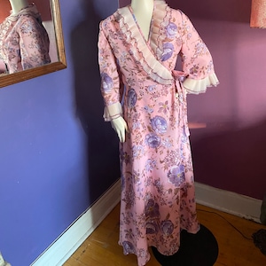 Bata de casa con estampado floral rosa de los años 80 tallas S-L