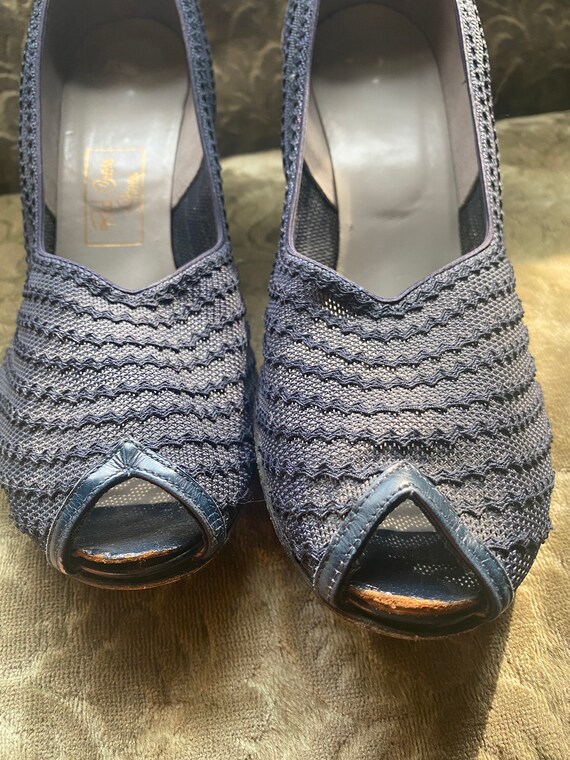 1950s Navy Mesh Peeptoe Pumps 10AA - image 2