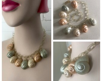 Vintage 1930er Art Deco Celluloid Kette Halskette mit echten bemalten Muscheln