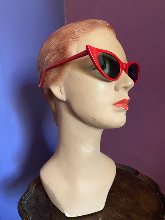 Vintage 80s does 50s Cat Eye Sunglasses - image 6