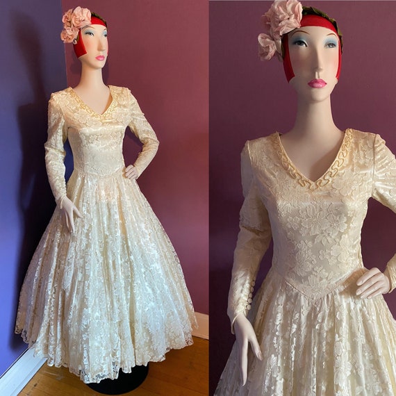 Vintage 1940s 1950s Lace Wedding Dress XS