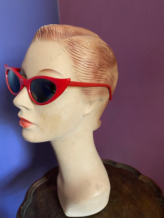 Vintage 80s does 50s Cat Eye Sunglasses - image 7