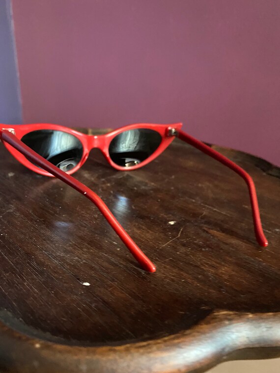 Vintage 80s does 50s Cat Eye Sunglasses - image 9