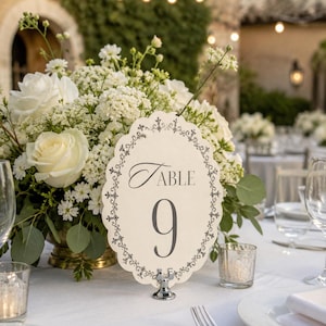 Uitgesneden tafelnummers voor bruiloften, receptiedecoratie in aangepaste kleuren, gepersonaliseerde tafelbordjes