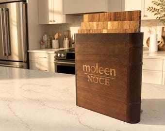Snijplankenset in boekvorm | Ziet eruit als een boek, werkt als een snijplank | Gepersonaliseerd cadeau voor je keukenbibliotheek (Acacia Kitchen Library)