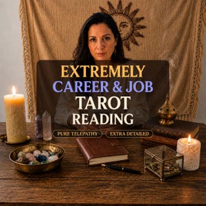 Pode incluir: Um serviço de leitura de tarot com o texto EXTREMELY CAREER & JOB TAROT READING, PURE TELEPATHY e EXTRA DETAILED. A cena inclui uma taça de latão com cristais, um diário de couro, uma caneta, duas velas acesas e um queimador de incenso.