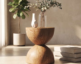 Massivholz Japandi Beistelltisch | Skulpturale Wabi Sabi Akzent Tisch | Gedrechselter Holzhocker in Eiche Natur oder Charred Black Finish