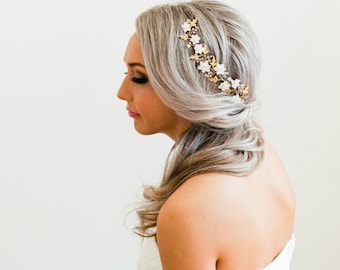 White Daffodil and Gold Metal Leaves Hair Vine.  Floral Bridal Hair Vine. White Floral Hair Vine.