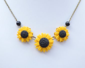 Yellow Sunflower Centered Necklace, Sunflower Necklace, Trio Flower Necklace, Yellow flower Necklace
