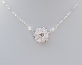 Simple Drop White Gerbera Daisy Necklace. Bridal Necklace in White Gerbera Daisy Necklace.