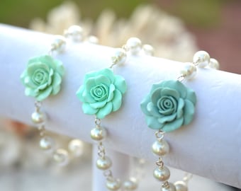 1 pcs of Mint Green Rose Bracelet, Mint Green and Pearls Rose Flower Bracelet, Mint Green Jewelry color theme, Mint Green Bridesmaid Jewelry