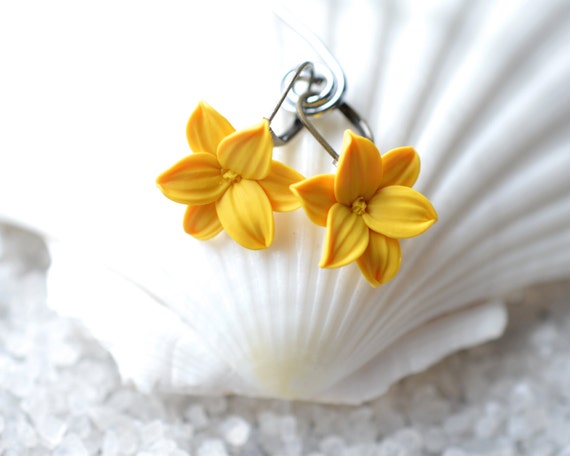 Lily Earrings-G main image 1