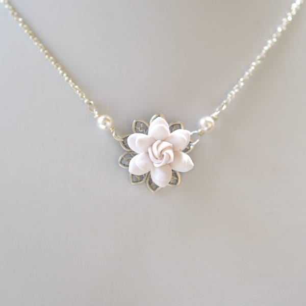 Gardenia Necklace