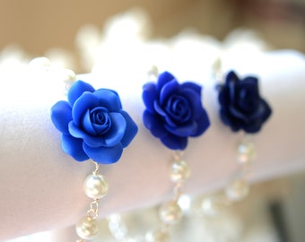 Navy Blue Rose and Pearls Bracelet,  Dark Blue Rose Bracelet, Turquoise blue Rose Bracelet, Flower bracelet, Blue Bridesmaid Bracelet.