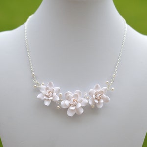Trio White Gardenia Necklace, Trio Gardenia Vine Necklace, White Flower Vine Necklace, Gardenia Cluster Necklace