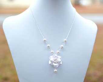 White Rose Necklace, white Flower necklace, White Bridesmaid Necklace, white Wedding Jewelry, white bridal necklace