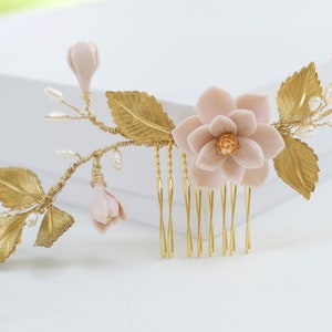 Nude/Beige Magnolia and Leaves hair Comb. Rustic Magnolia Bridal Headpiece. Boho Southern Wedding Theme . LENA  Hair Comb