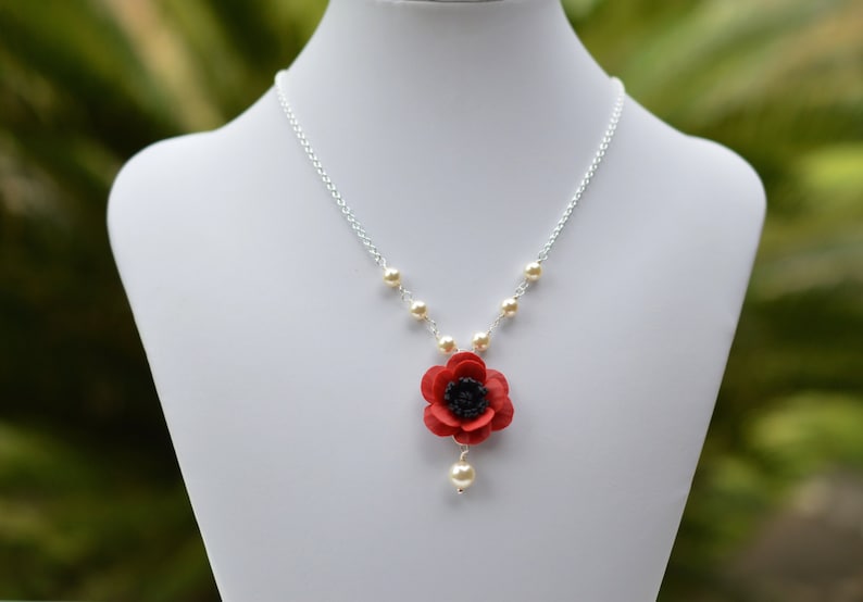 Red Poppy Centered Necklace. Poppy Flower Beaded Necklace. Etsy