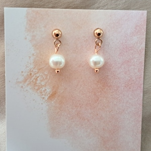 18K Rose Gold Pearl Stud Earrings Hypoallergenic Pearl Studs Rose Gold Earrings Pearl Stud Earrings Bridesmaid Gift