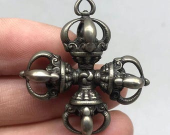 Vintage-Anhänger in Kreuzform aus weißem Kupfer mit Vajra-Symbol, vierköpfiger Dorje, tibetisch-buddhistischer Dharma-Beschützer, antiker spiritueller Meditationsanhänger