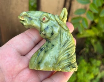 Groene jade paardenhoofd sculptuur handgesneden edelsteen buste welvaart bureau decor beeldje