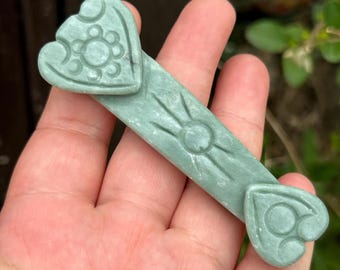 Scettro Ruyi a doppia testa in giada verde naturale, intagliato a mano, ornamento portafortuna, decorazione da scrivania, regalo